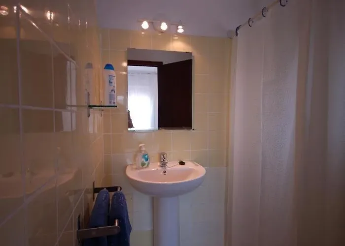 Lets Holidays Beautiful House Sea Views فيلة توسا ذي مار