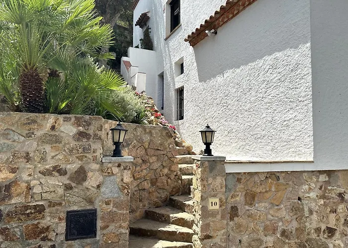 Lets Holidays Beautiful House Sea Views * توسا ذي مار